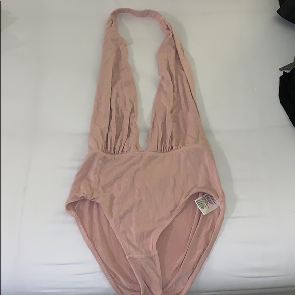 Pink low cut backless bodysuit - Picture 4 of 5